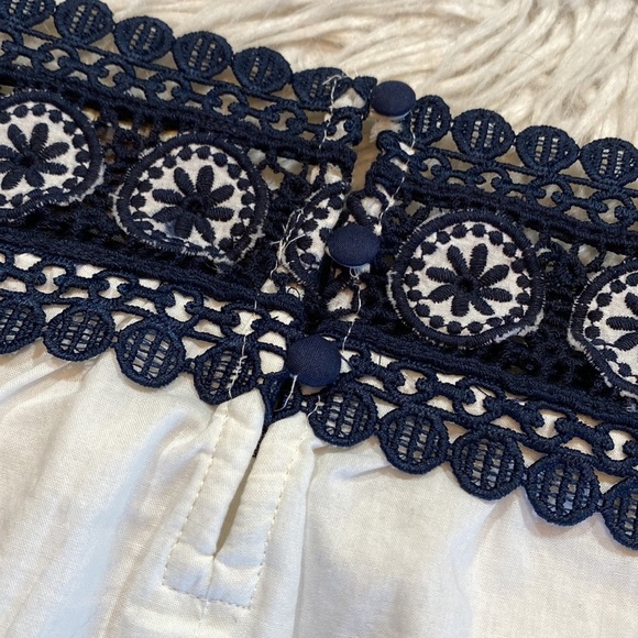J. CREW Point Sur Eyelet Navy Crochet Trim Top sz XS - Picture 12 of 12